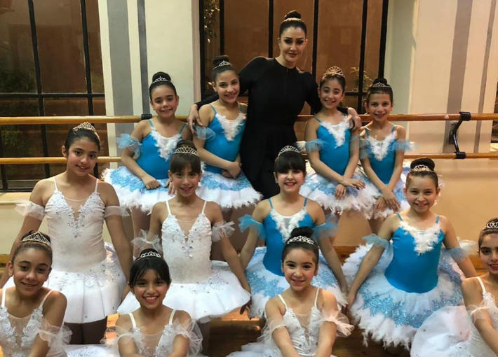 غادة عبد الرازق وأطفال