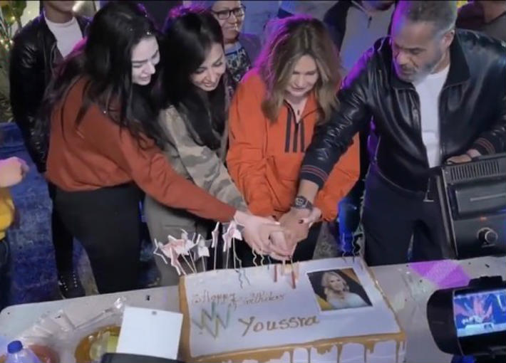 الاحتفال بعيد ميلاد يسرا