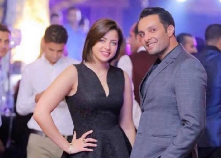 وائل عبد العزيز ومنى فاروق