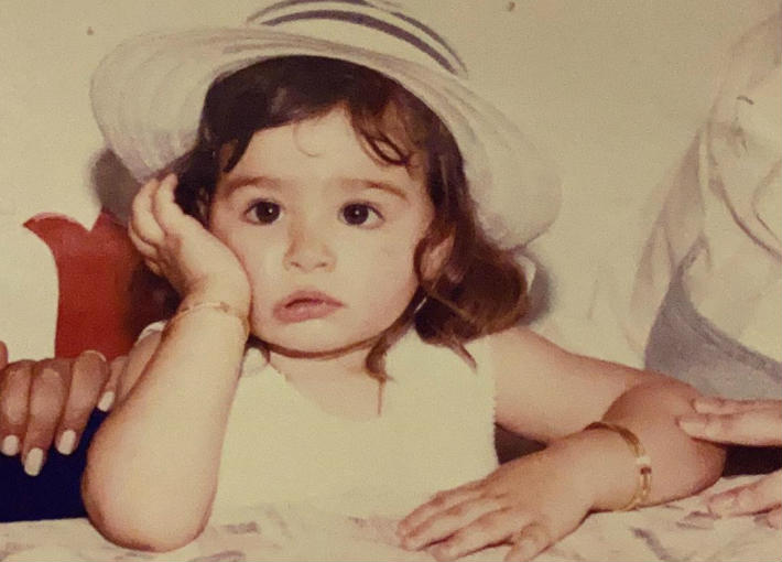 فنانة شهيرة