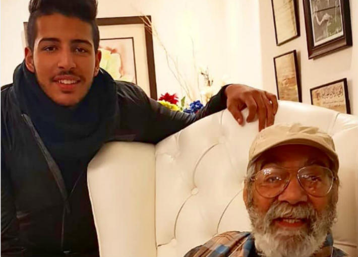 محمود ياسين وحفيده