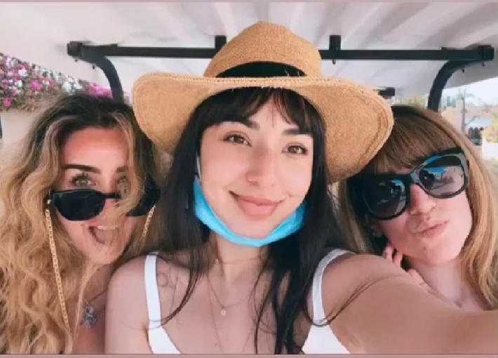 هنا الزاهد وشقيقتيها