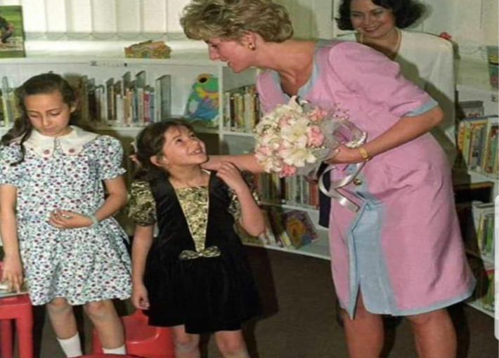 دنيا سمير غانم مع الأميرة ديانا
