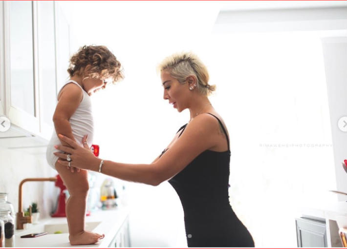 جويل وابنها