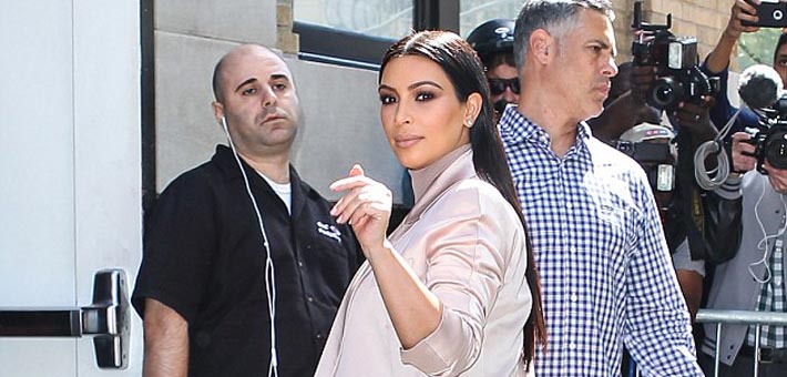 كيم كارداشيان في مؤتمر إطلاق موقعها وتطبيقها الجديدين