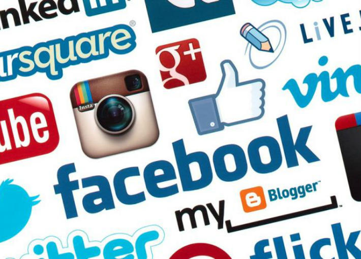 سوشيال ميديا