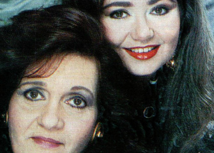 ليلى علوي ووالدتها