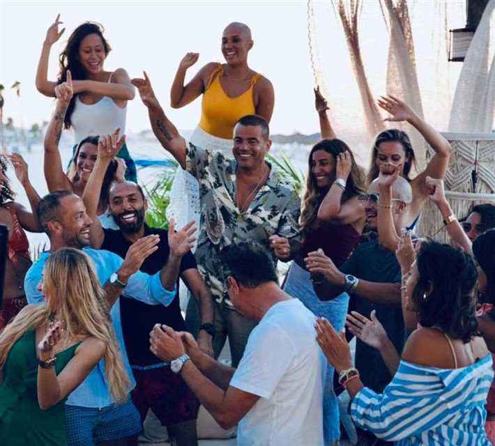 عمرو دياب من أماكن السهر