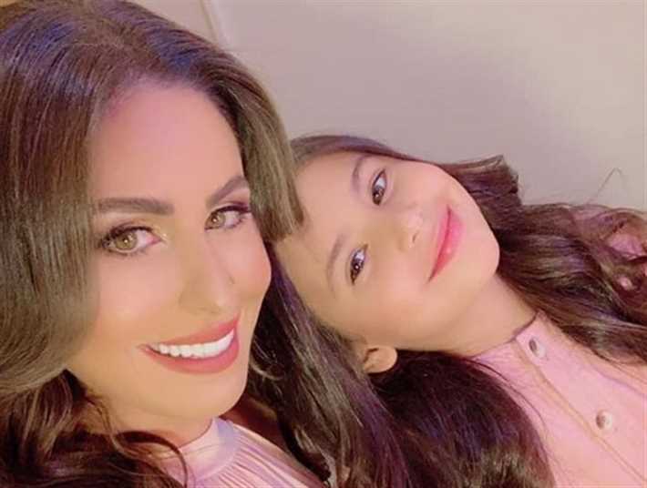 مي سليم وابنتها