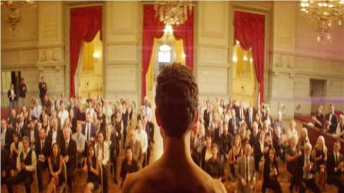 الرجل الذي باع ظهره