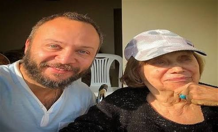 مكسيم خليل ووالدته