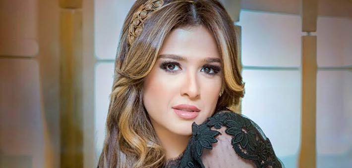 ياسمين عبد العزيز