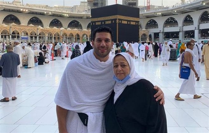 حسن الرداد ووالدته