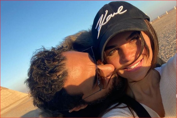 كريم فهمي وزوجته