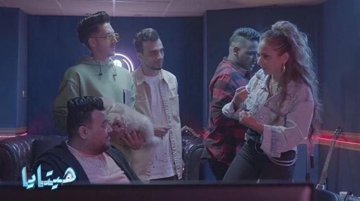 نيللي كريم مع المدفعجية