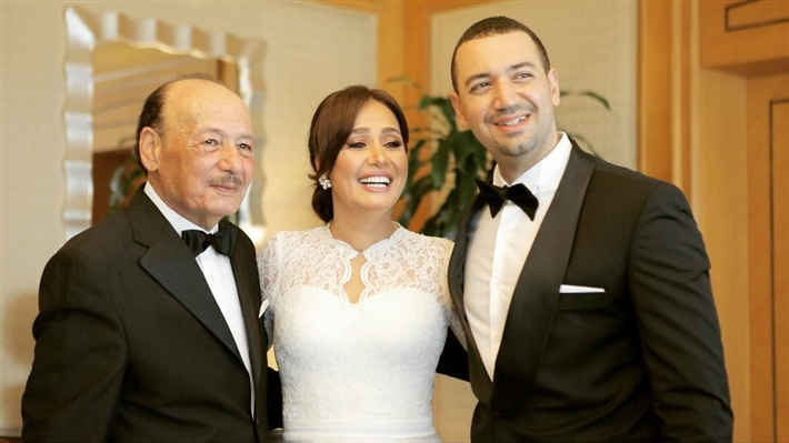 معز مسعود وحلا شيحة ووالدها 