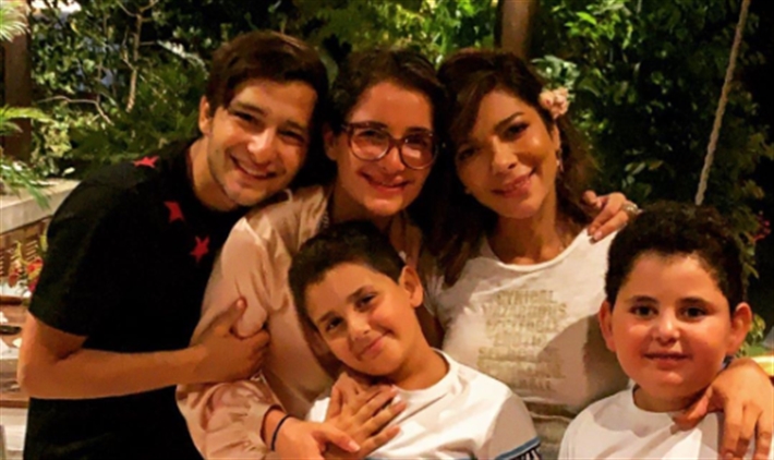 أصالة وأولادها