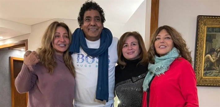 سميرة سعيد وإلهام شاهين ومحمد منير وليلى علوي