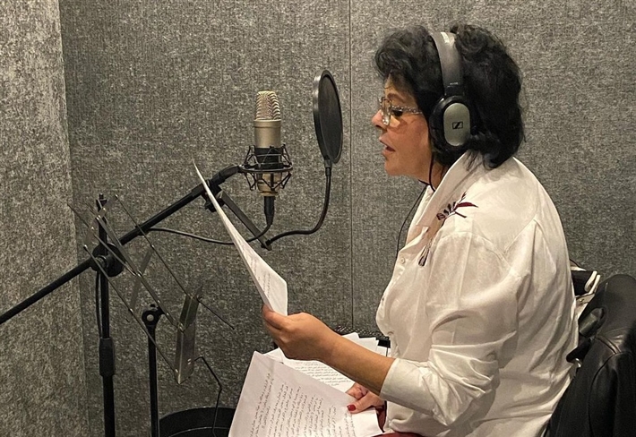 إسعاد يونس أثناء التسجيل