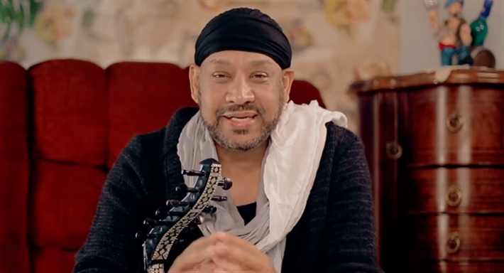 عصام كاريكا