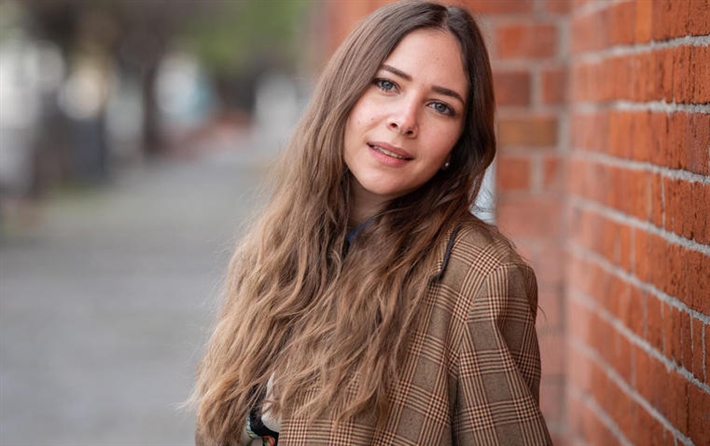 فاطمة البنوي