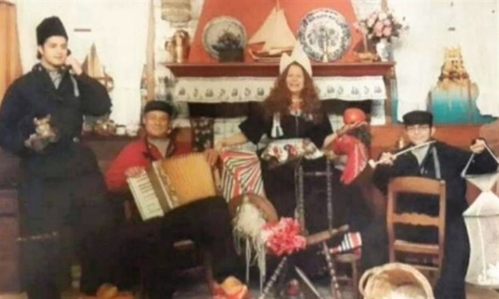 أحمد الفيشاوي وعائلته