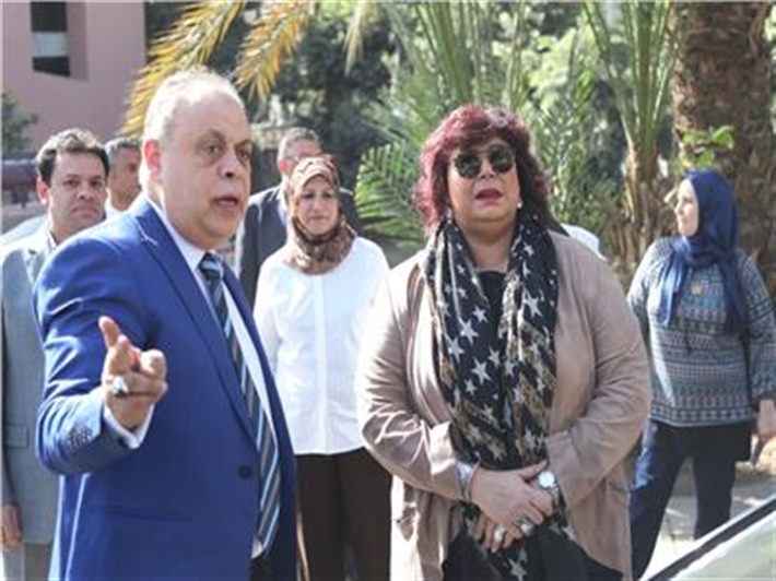 إيناس عبد الدايم واشرف زكي