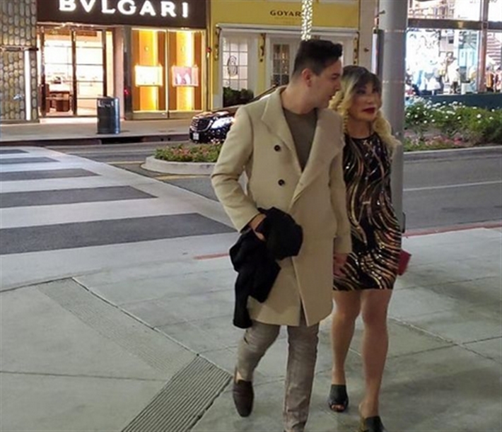 لين ماي وصديقها