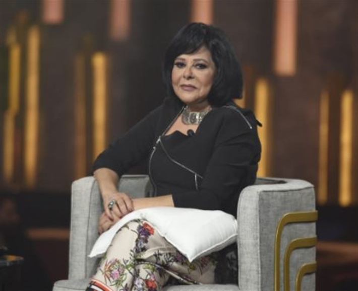 إسعاد يونس مع أمير كرارة في سهرانين
