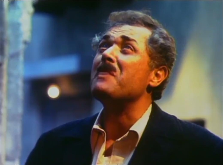 محمود عبد العزيز في فيلم الكيت الكات