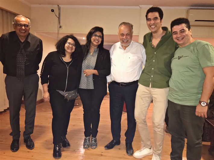 أشرف زكي مع مؤلفي شقة 6