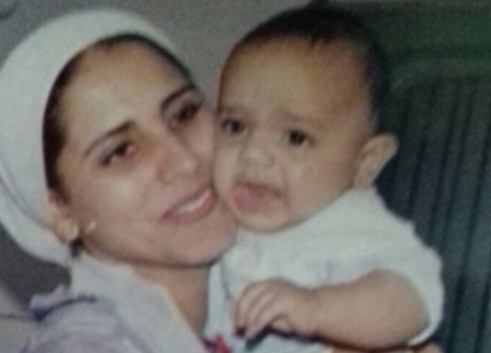 أوس أوس ووالدته