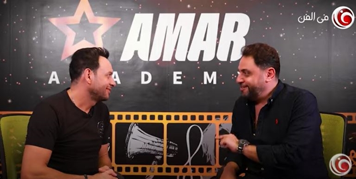 مصطفى قمر خلال حواره مع محمد عاشور