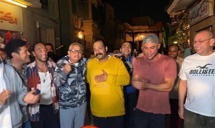 محمد ثروت وفريق فيلم عمهم