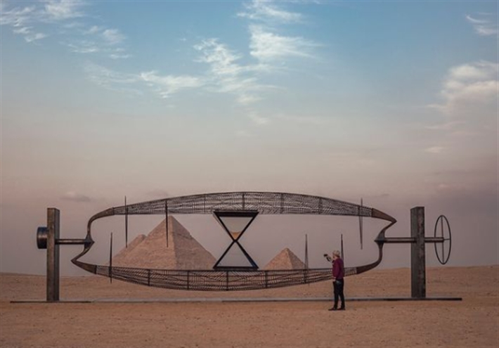 معرض الأبد هو الآن