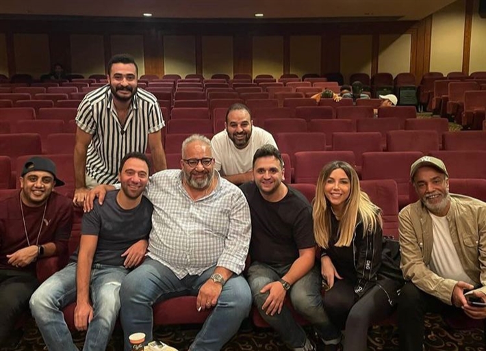 مسرحية عائلة تس 