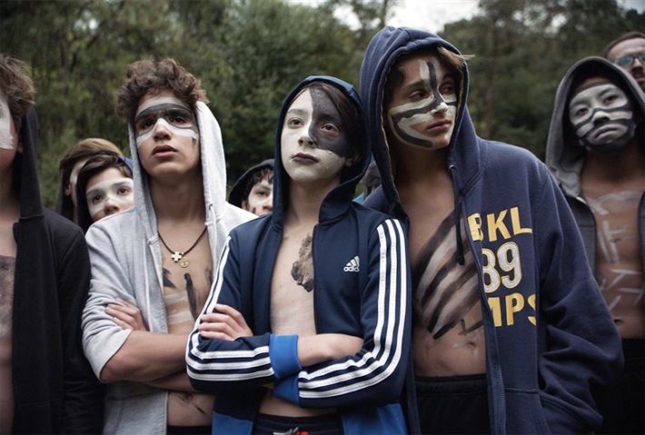 فيلم الثقب في السياج