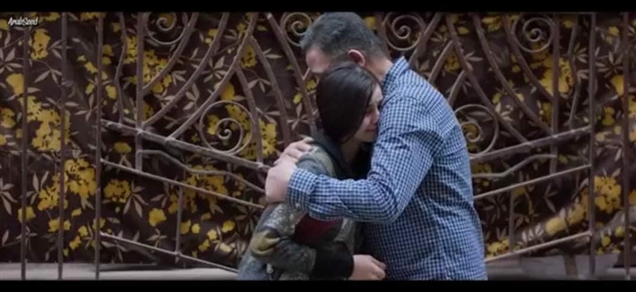 مشهد منة عرفة مع والدها في حكاية حلم حياتي