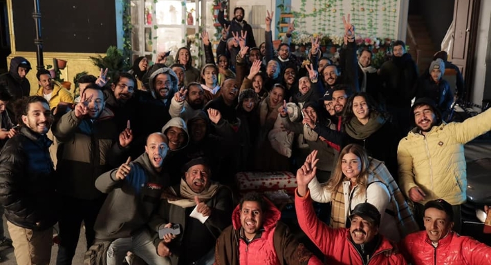 فريق عمل فيلم شمس يحتفلون بانتهاء التصوير