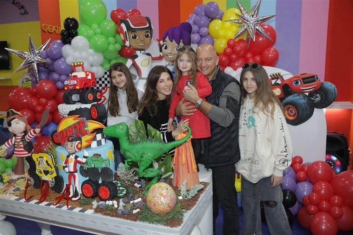 صورة لأسرة نانسي عجرم