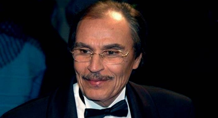 عزت العلايلي