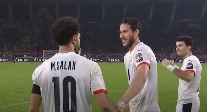 أغنية مكانك فوق