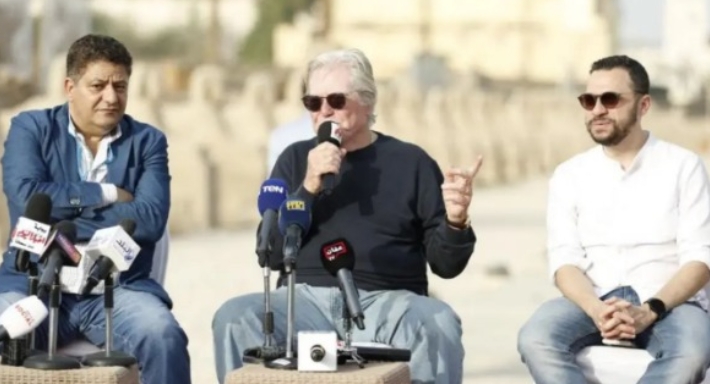 حسين فهمي والناقد أحمد شوقي وسيد فؤاد رئيس المهرجان