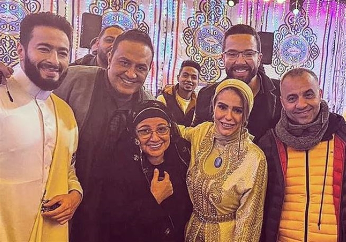 رمضان 2022 - صناع "المداح 2" يحتفلون بزفاف دنيا عبد العزيز داخل لوكيشن التصوير (صور) | خبر | في الفن