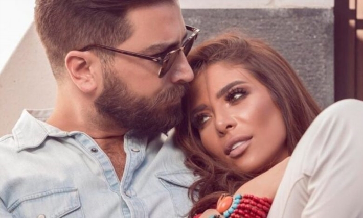 معتصم النهار وزوجته