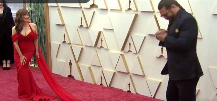 جايسون موموا وروزي بيريز