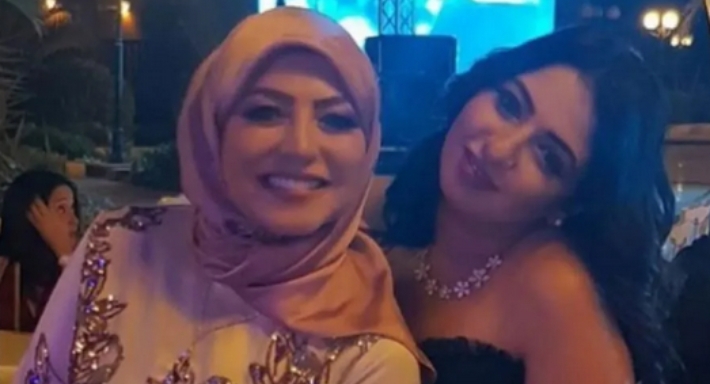 ميار الببلاوي وشقيقتها مروة