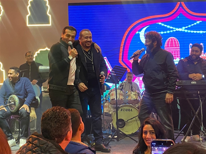 صورة من الخيمة