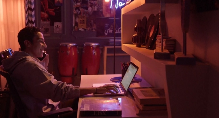 نور النبوي في لقطة من مسلسل راجعين يا هوى