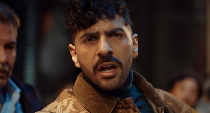 حسن أبو الروس في مشهد من توبة